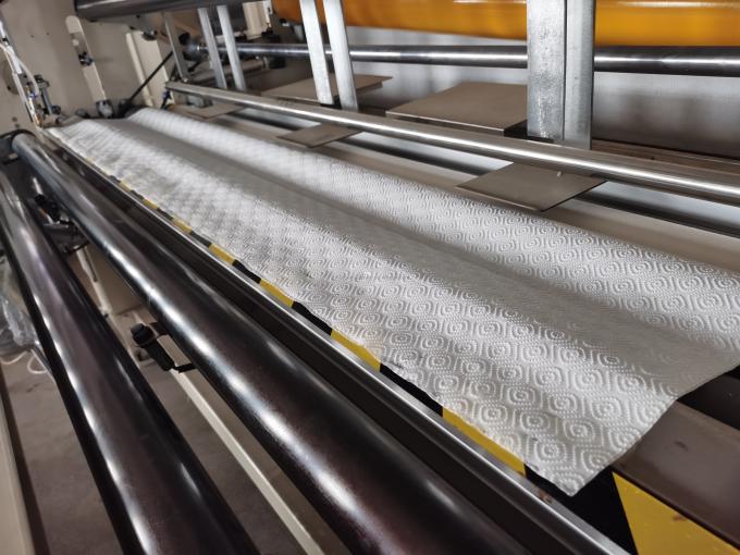 Klebelaminierung Kleine Toilettenpapierrolle Herstellmaschine Küchenhandtuch Wiederaufwicklung Maschine 5