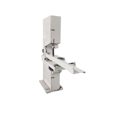 Anpassungsfähige Papierrollenschneidemaschine 30-60 Rollen/Min. Für verschiedene Größen und Längen