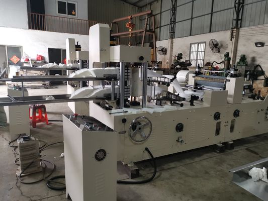 1000-1500-Blätter/Min. Papier Serviettenfaltenmaschine Hochgeschwindigkeit und große Kapazität für Gewebefabriken